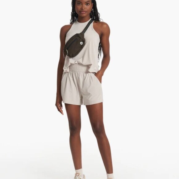 Vuori Villa Shorts in Beach Sand Size XS - Picture 1 of 4